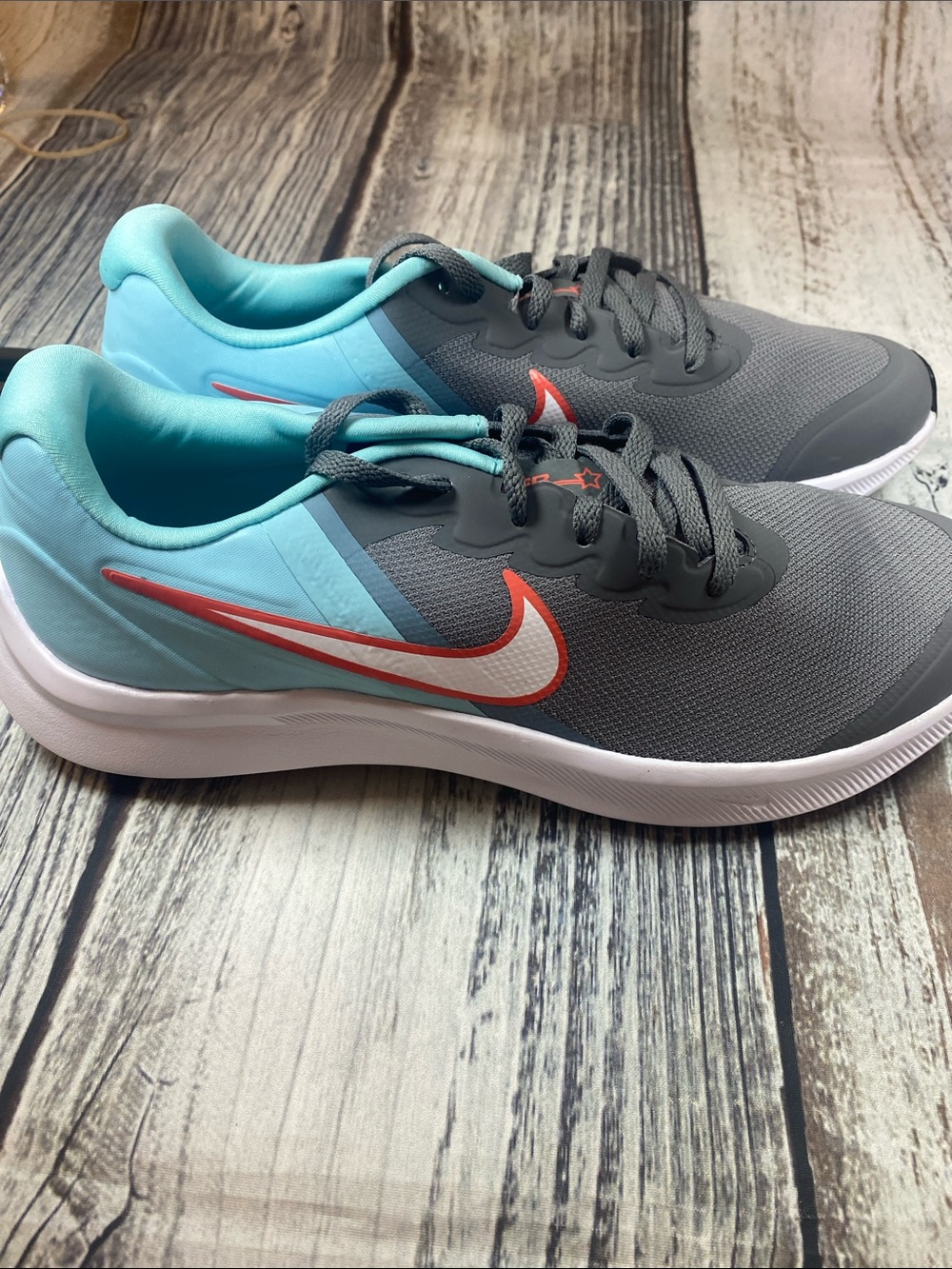Nike Downshifter 13 Big Kids Running Shoes Gray/Aqua/Coral 7Y or Women’s 8.5